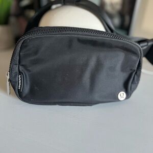 lululemon athletica Everywhere Belt Bag